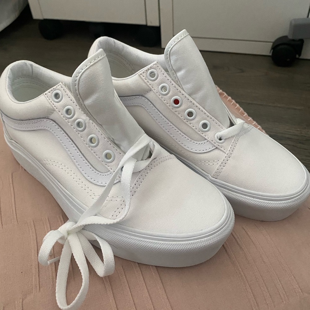 Platform white Vans